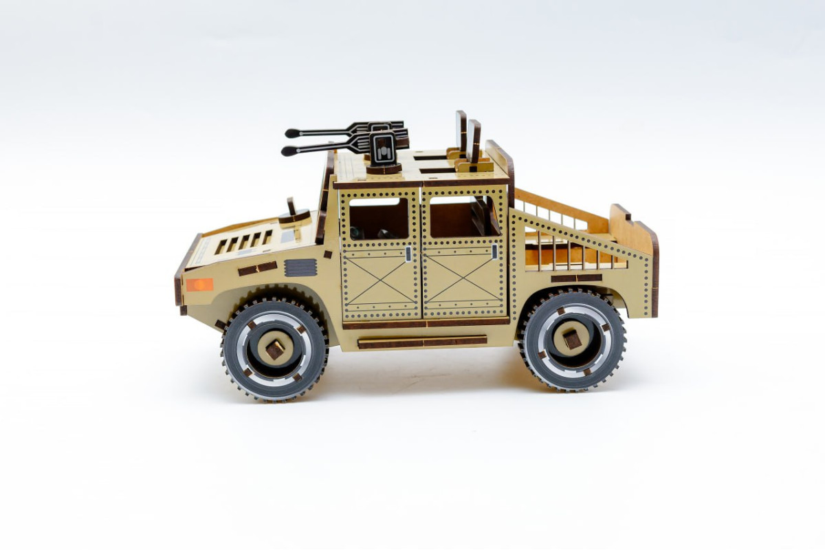 Дерев'яний 3D конструктор "Humvee"