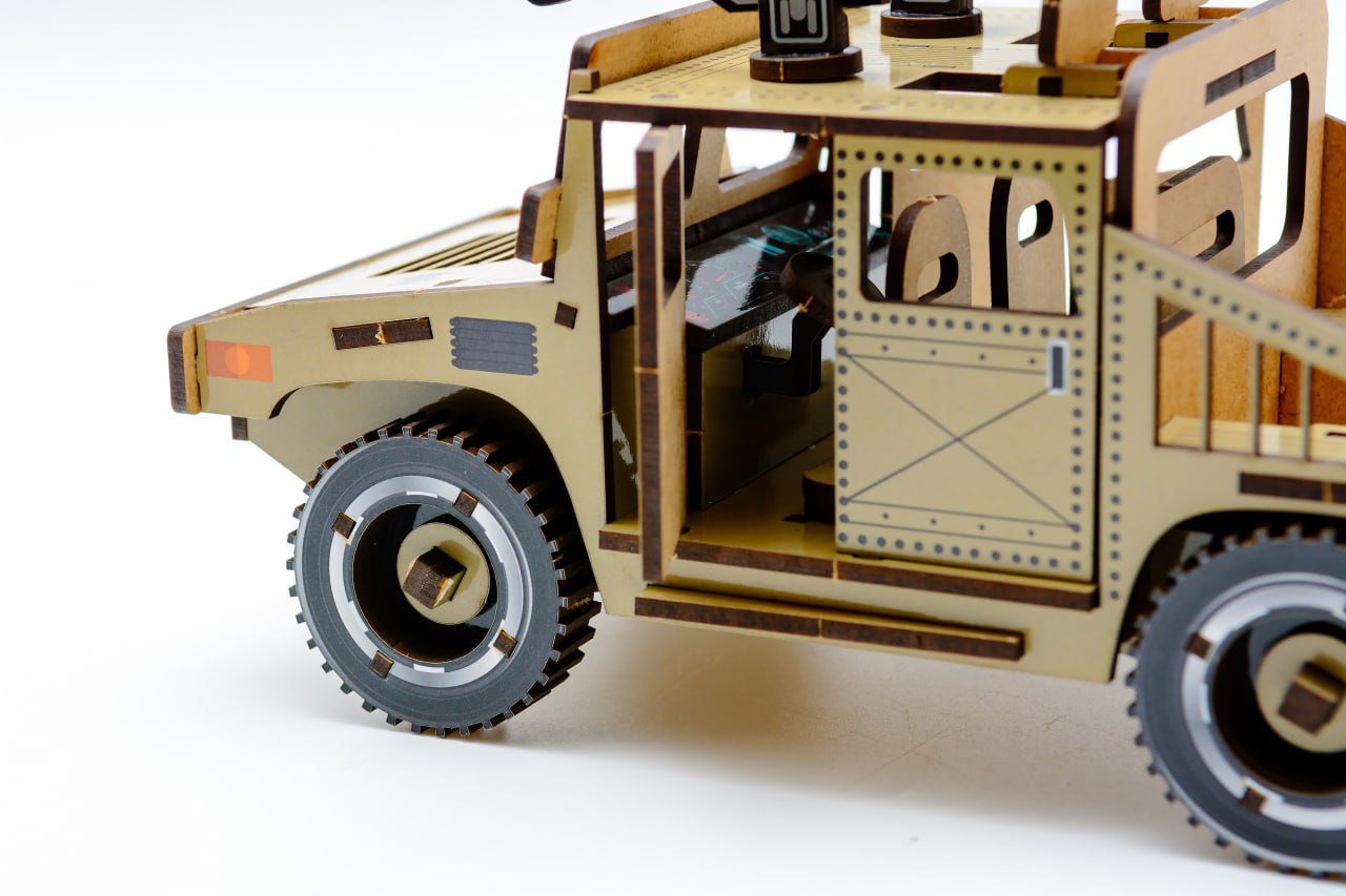 Дерев'яний 3D конструктор "Humvee"